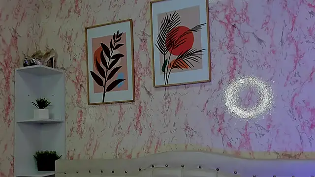 GabbiePrice online show from 6, 11, 2025