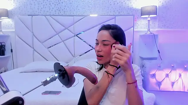 GabbiePrice online show from 18, 4, 2026