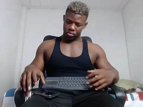 Snapshot of Michael_smitht chatting on 5, 12, 2025 Michael smitht online show from 5, 12, 2025