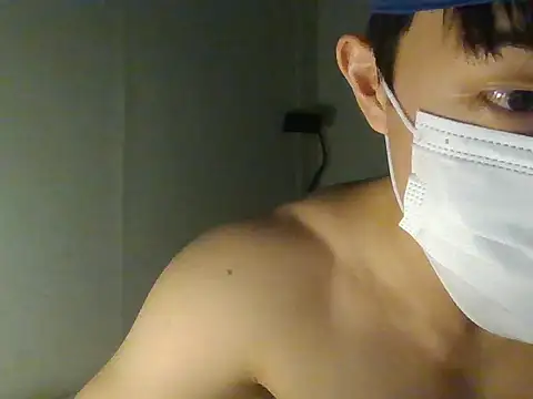 Snapshot of koreanboy2121 chatting on 12, 10, 2025 koreanboy2121 online show from 12, 10, 2025