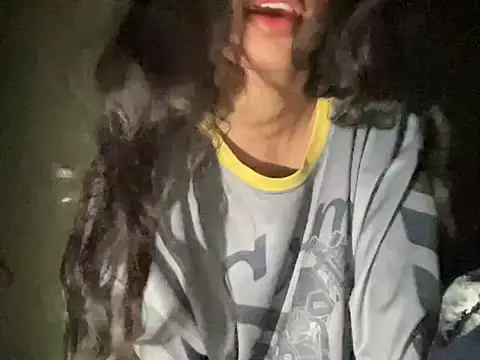 youngriri2 online show from 15, 11, 2025