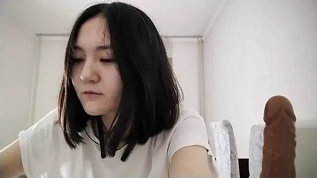 Lyndasilk online show from 2, 11, 2025