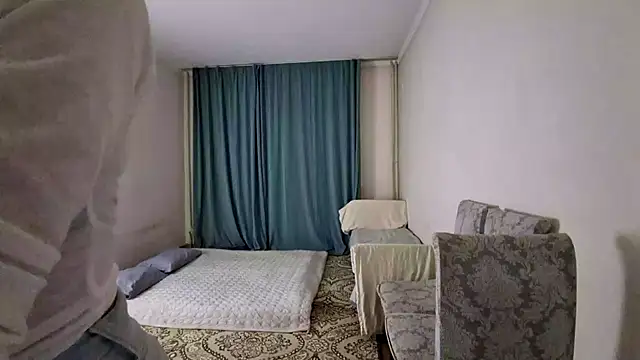 Lyndasilk online show from 12, 4, 2026