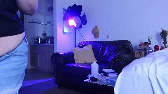 Snapshot of BellaBlueBBW chatting on 8, 2, 2025 BellaBlueBBW online show from 8, 2, 2025