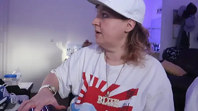 Snapshot of BellaBlueBBW chatting on 17, 2, 2025 BellaBlueBBW online show from 17, 2, 2025