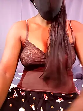 Snapshot of Mishel_hot chatting on 10, 11, 2025 Mishel hot online show from 10, 11, 2025