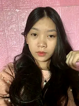 Snapshot of linh-lan1 chatting on 14, 10, 2025 linh-lan1 online show from 14, 10, 2025