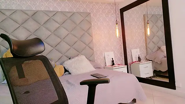 Snapshot of CARO_ADAMS1 chatting on 6, 2, 2026 CARO ADAMS1 online show from 6, 2, 2026