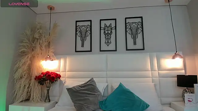 Ari lynn  online show from 28, 10, 2025