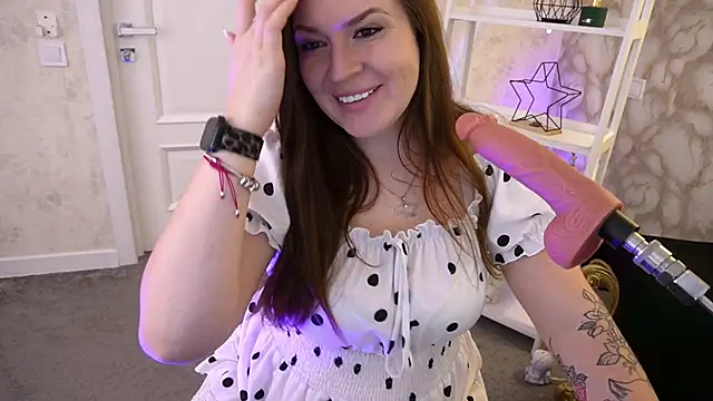 AliceOfWondersS online show from 31, 7, 2026
