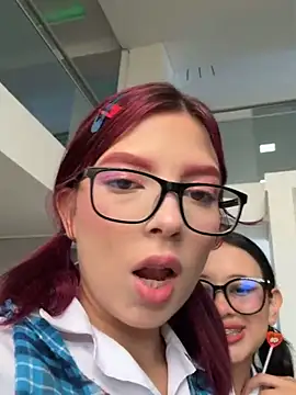 Snapshot of l0lita_sweet chatting on 5, 12, 2025 l0lita sweet online show from 5, 12, 2025