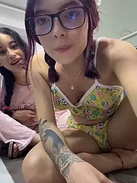 Snapshot of l0lita_sweet chatting on 14, 12, 2025 l0lita sweet online show from 14, 12, 2025