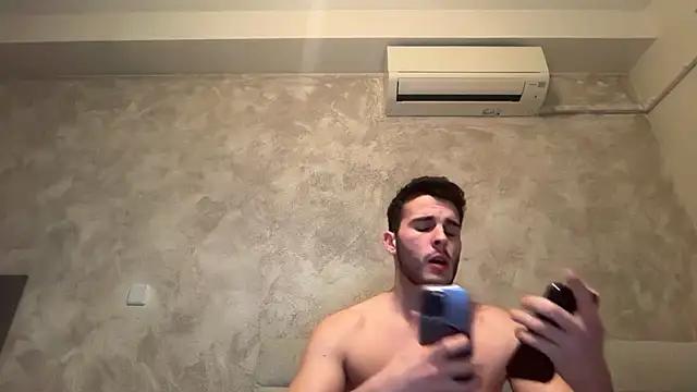 Snapshot of Camaraman05 chatting on 1, 3, 2026 Camaraman05 online show from 1, 3, 2026