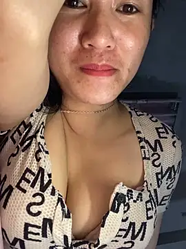 Snapshot of TranOanh999 chatting on 16, 10, 2025 TranOanh999 online show from 16, 10, 2025