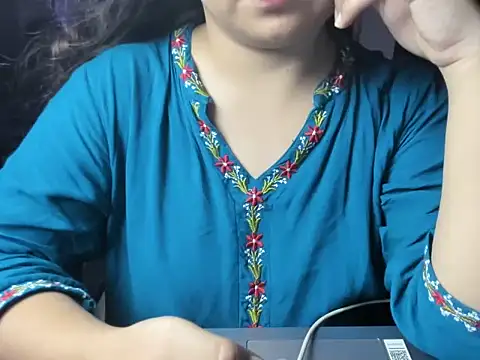 Snapshot of Divya68 chatting on 17, 10, 2025 Divya68 online show from 17, 10, 2025