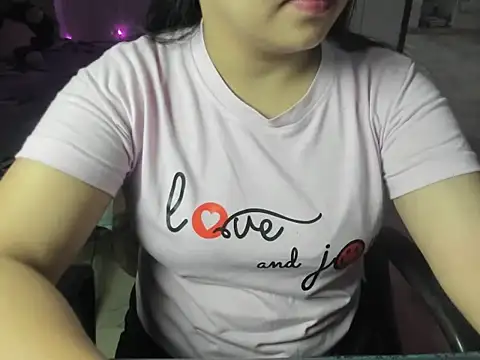 Snapshot of Divya68 chatting on 15, 11, 2025 Divya68 online show from 15, 11, 2025