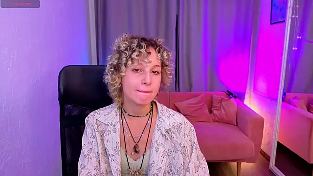 Mary Wahlberg online show from 13, 10, 2025