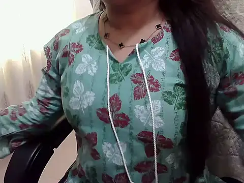 Snapshot of SexyRani2000 chatting on 7, 5, 2026 SexyRani2000 online show from 7, 5, 2026