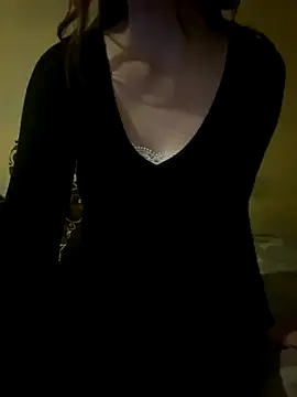 Snapshot of KittieCreme chatting on 11, 11, 2025 KittieCreme online show from 11, 11, 2025