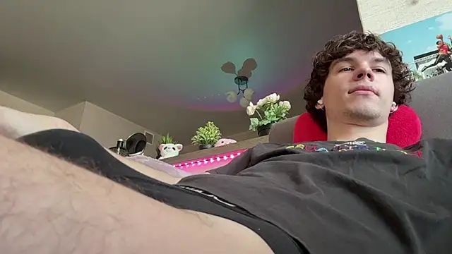 Jeremy1Scott online show from 25, 3, 2026