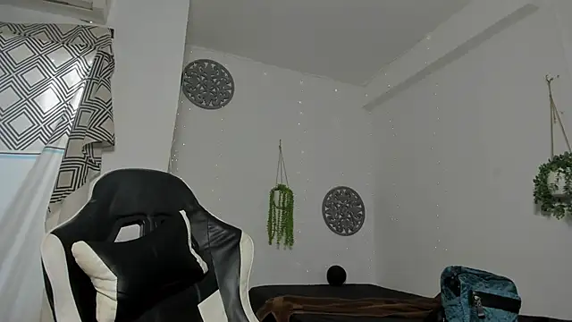 Hotblosson online show from 24, 10, 2025