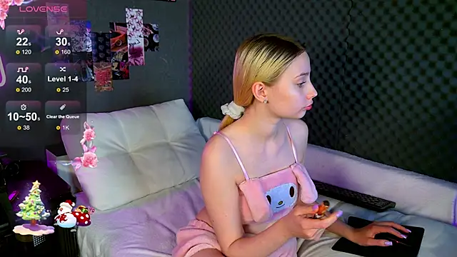 Snapshot of Fluffy_Cloude chatting on 14, 1, 2026 Fluffy Cloude online show from 14, 1, 2026