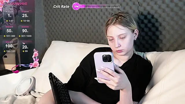 Snapshot of Fluffy_Cloude chatting on 6, 5, 2026 Fluffy Cloude online show from 6, 5, 2026