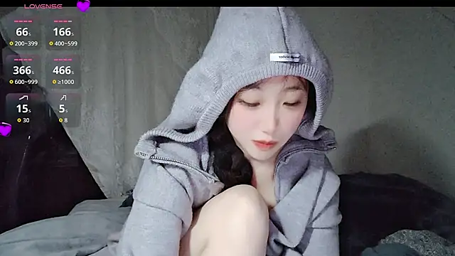 Snapshot of hyp0crite chatting on 16, 11, 2025 hyp0crite online show from 16, 11, 2025