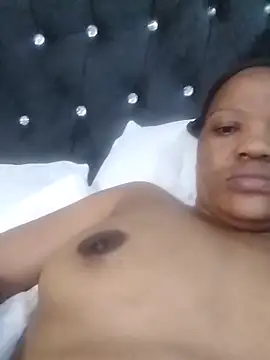 CaramelBoootie online show from 13, 4, 2026