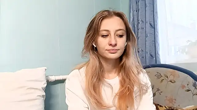 Snapshot of AmeliLia chatting on 17, 10, 2025 AmeliLia online show from 17, 10, 2025