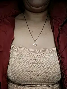 YiyinLy online show from 25, 11, 2025