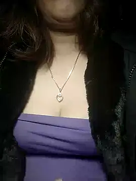 YiyinLy online show from 1, 12, 2025