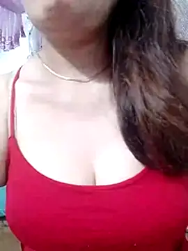 Snapshot of YiyinLy chatting on 9, 5, 2026 YiyinLy online show from 9, 5, 2026