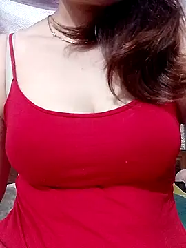 Snapshot of YiyinLy chatting on 11, 5, 2026 YiyinLy online show from 11, 5, 2026