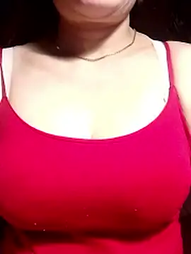 Snapshot of YiyinLy chatting on 27, 5, 2026 YiyinLy online show from 27, 5, 2026