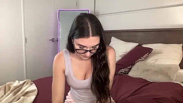 Snapshot of mollyy2006 chatting on 5, 12, 2025 mollyy2006 online show from 5, 12, 2025