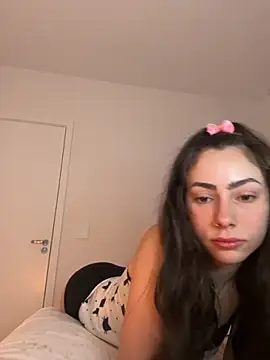 Baby Mia pires online show from 22, 11, 2025