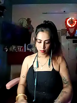 Snapshot of Darling_Annie chatting on 11, 11, 2025 Darling Annie online show from 11, 11, 2025