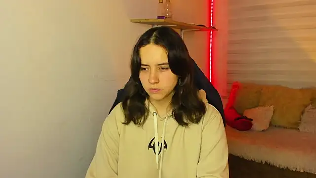 Emily Lindey online show from 9, 11, 2025