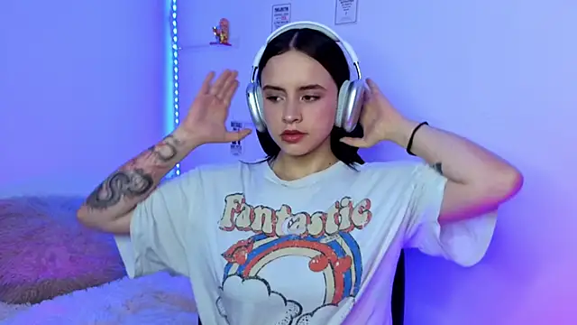 Emily Lindey online show from 13, 2, 2026