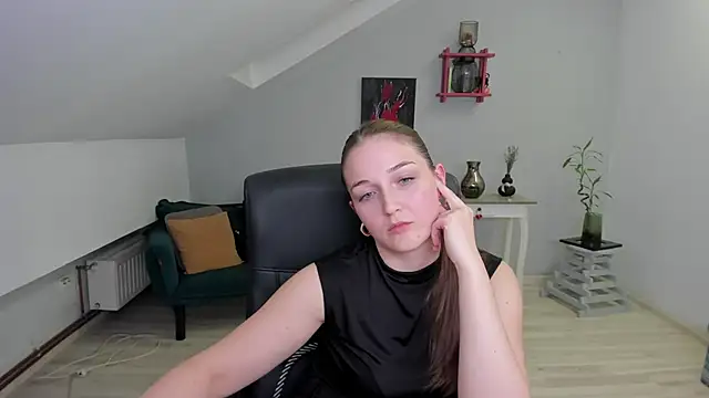 AnneWilsonn online show from 16, 12, 2025