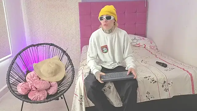 lily and wan online show from 29, 10, 2025