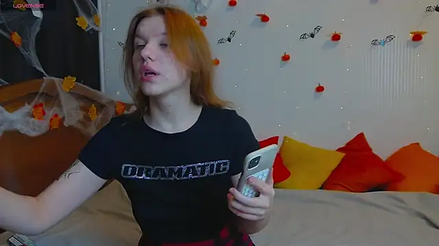 Snapshot of MeganNewCat chatting on 29, 10, 2025 MeganNewCat online show from 29, 10, 2025