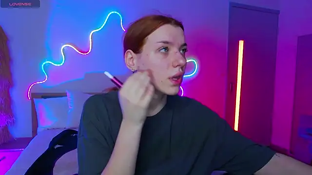 Snapshot of MeganNewCat chatting on 28, 11, 2025 MeganNewCat online show from 28, 11, 2025