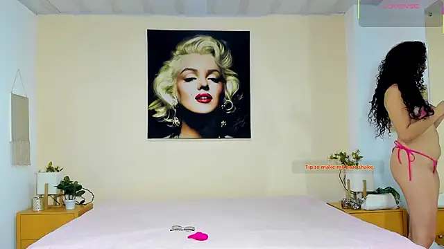 SSWEETSIINNN online show from 24, 10, 2025