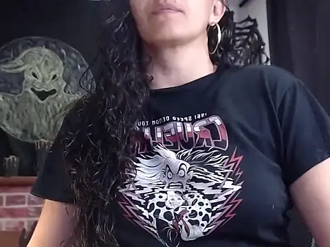 Snapshot of Lucyy_Naugthy chatting on 30, 10, 2025 Lucyy Naugthy online show from 30, 10, 2025