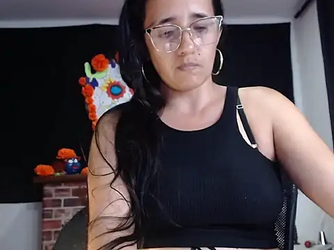 Snapshot of Lucyy_Naugthy chatting on 13, 11, 2025 Lucyy Naugthy online show from 13, 11, 2025