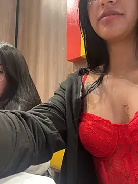 Snapshot of Nahomy_cute1 chatting on 30, 10, 2025 Nahomy cute1 online show from 30, 10, 2025