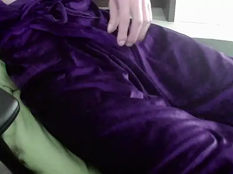 Snapshot of Batboy94 chatting on 24, 10, 2025 Batboy94 online show from 24, 10, 2025