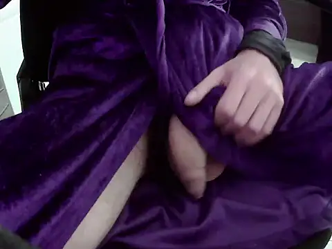 Snapshot of Batboy94 chatting on 22, 11, 2025 Batboy94 online show from 22, 11, 2025